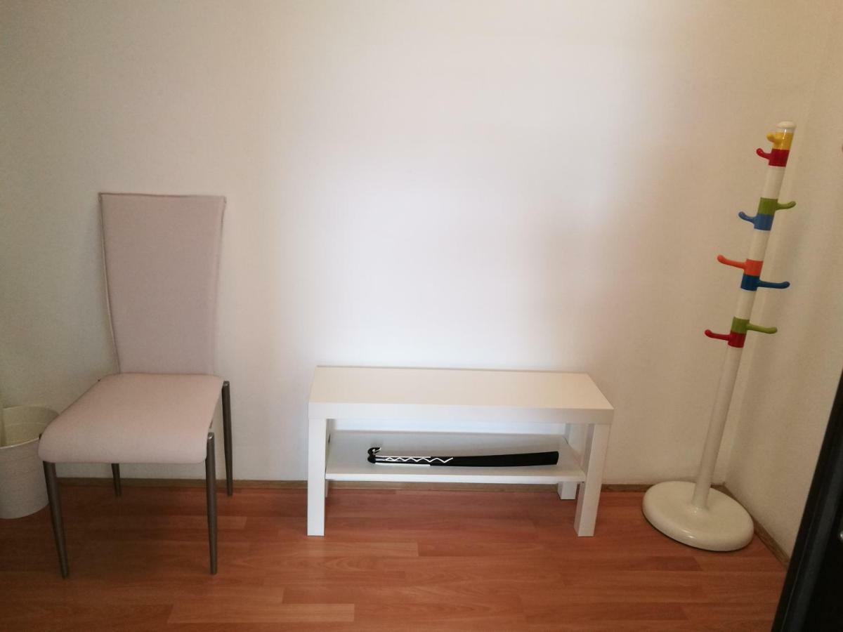 Mia Airport Studio Apartment - 0-24H Self Check In&Out - Parking On Site Velika Gorica Exterior foto